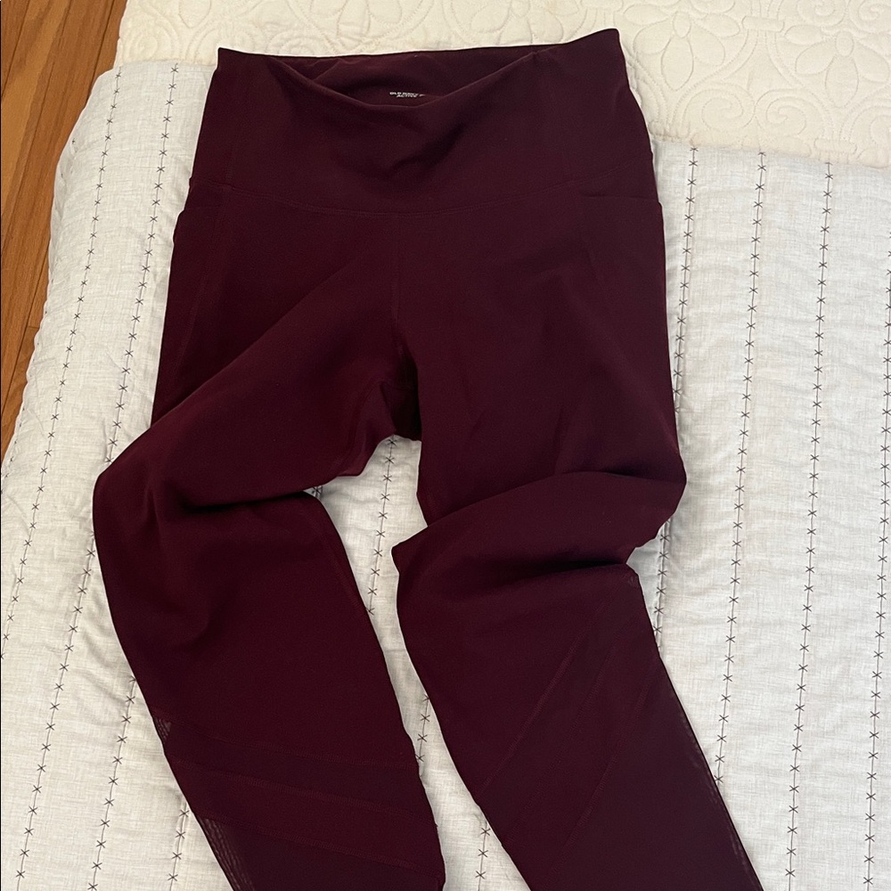 REDUCED!! Old Navy Maroon Active Leggings